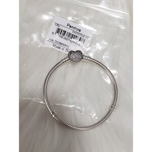 NEVER WORN NEW PANDORA PAVE HEART BRACELET 590727CZ-19